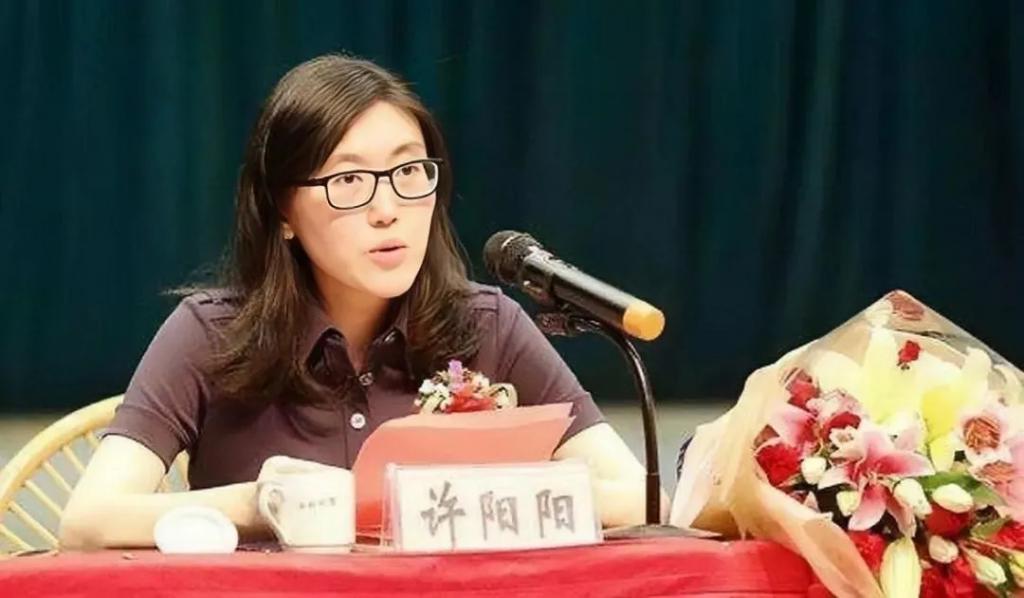 现实版庶女斗倒嫡子？最强港圈豪门女继承人的手腕是真的绝…