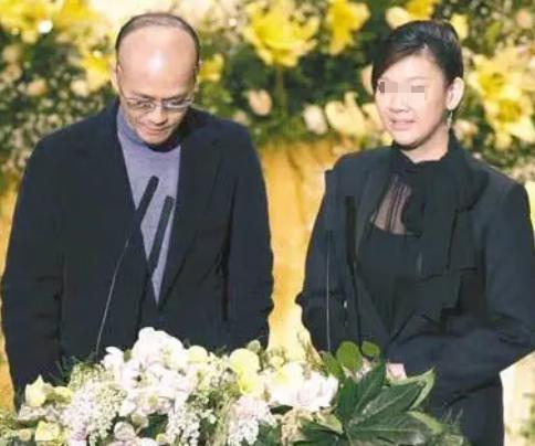 歌坛大姐大怒骂老渣男