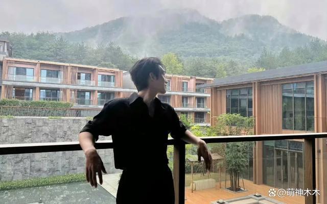 明星身材颜值靠P图？于适P肩膀被发现，虞书欣P成baby