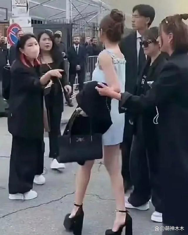 明星身材颜值靠P图？于适P肩膀被发现，虞书欣P成baby