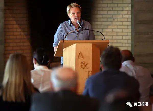 顶流时尚品牌前CEO侵犯多名男模？爱好狩猎腹肌小鲜肉，不从就下药硬来？