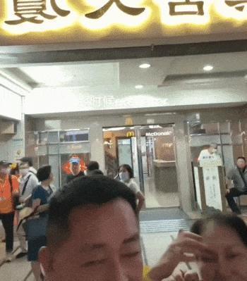 撕成这样，真的是一个很牛的戏精……