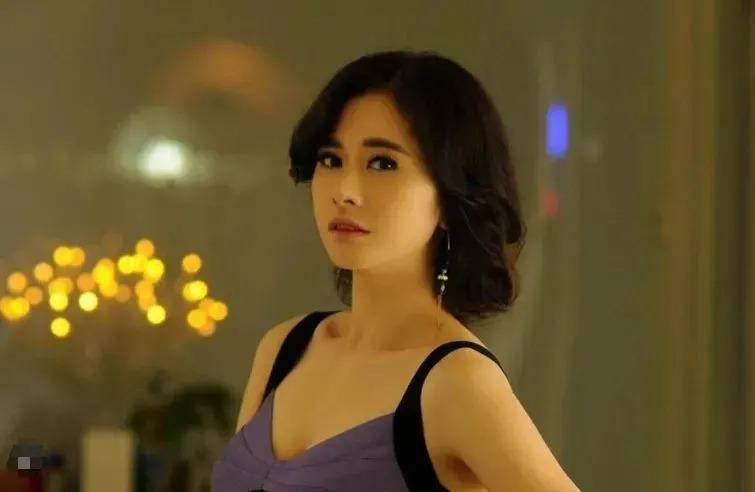 童年女神嫁人了？你一定看过她的剧，老公是普通职员刻薄男？