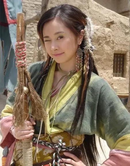 童年女神嫁人了？你一定看过她的剧，老公是普通职员刻薄男？
