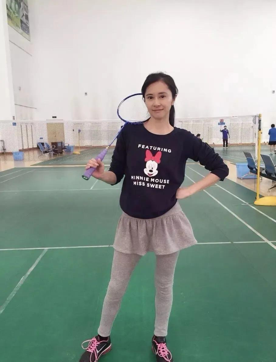 童年女神嫁人了？你一定看过她的剧，老公是普通职员刻薄男？