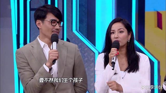 前男友罗中旭身陷丑闻，瞿颖T台走秀气场强，胡兵台下欣赏