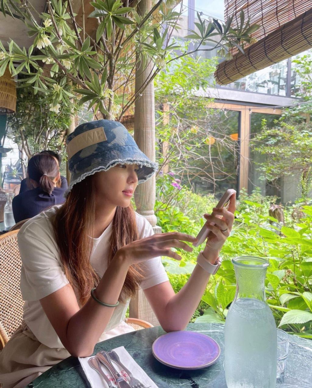 美女演员中断活动四年终于复出，喜欢她的人还是那么多！