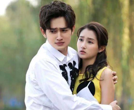 黑丝袜高跟鞋演特工？​关晓彤新剧看了预告后，我隐隐不安