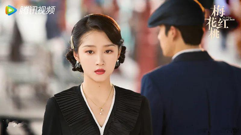 黑丝袜高跟鞋演特工？​关晓彤新剧看了预告后，我隐隐不安