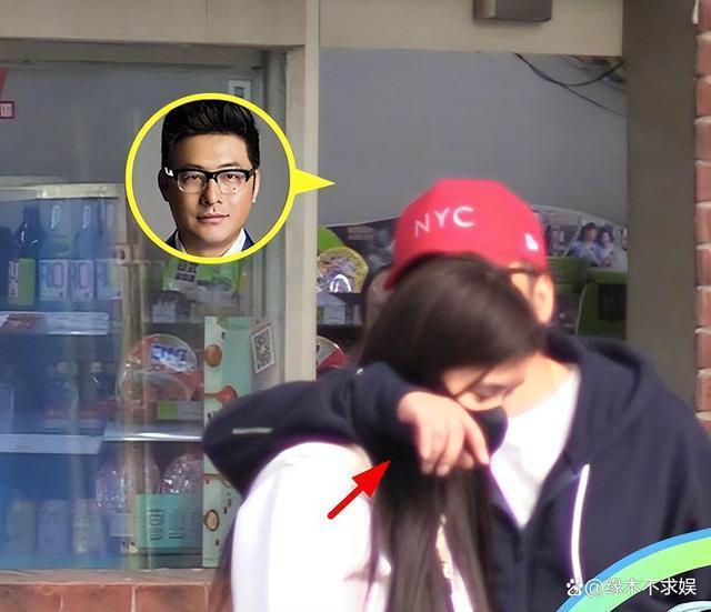 王岳伦新恋情疑曝光，女子肤白貌美身材好，正面曝光神似白鹿！
