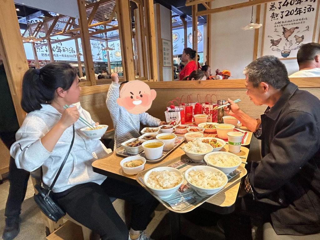 请全国人民免费吃饭，老乡鸡还真不把老乡当外人。。。