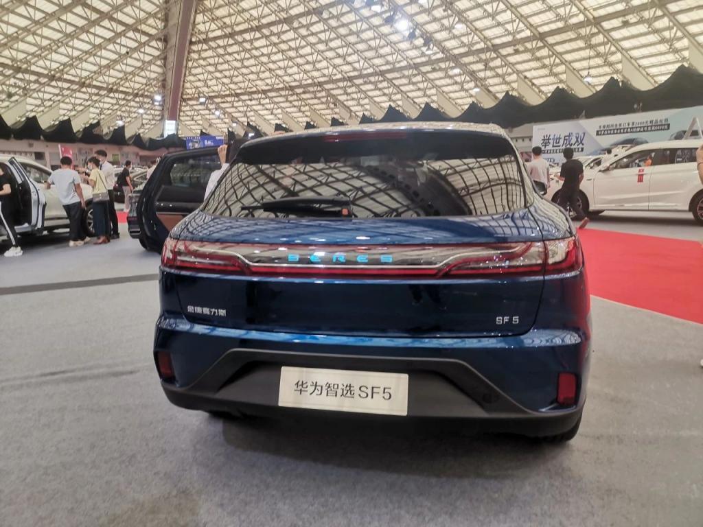 问界新M7带爆赛力斯