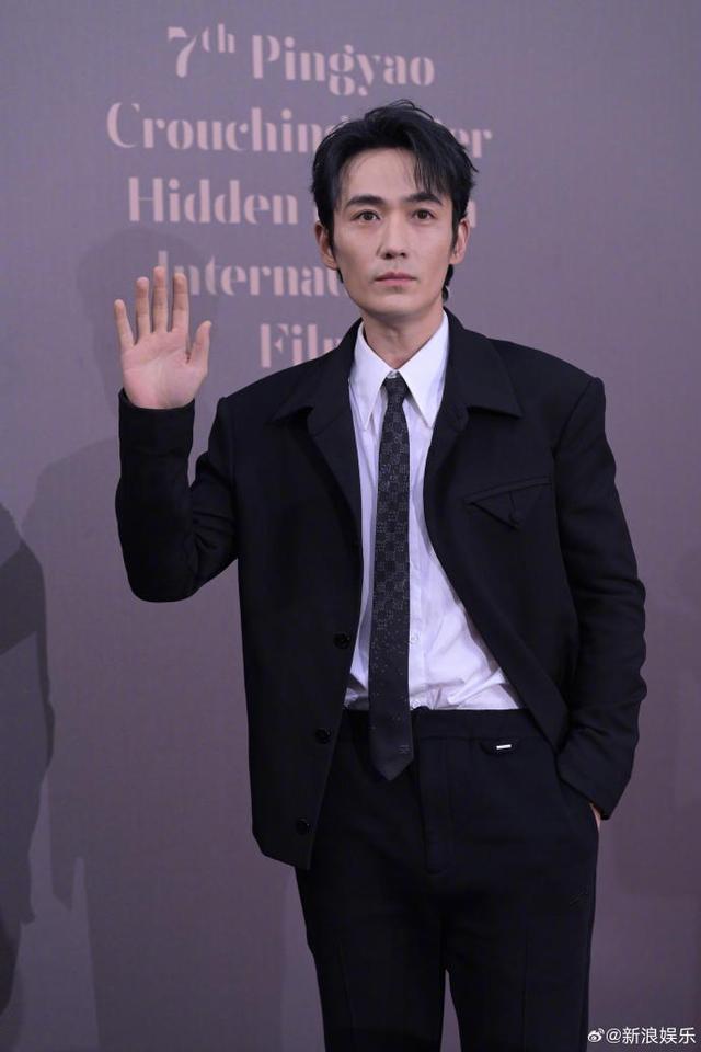 平遥国际电影展开幕 周冬雨朱一龙黄轩王俊凯等亮相红毯