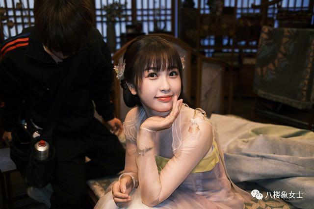 第二春来了,她今年应该会赚很多