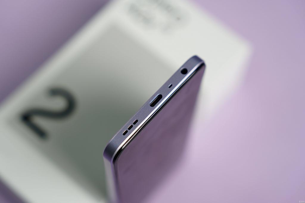 OPPO A2x飞霜紫：雾面霜花工艺加持质感升级