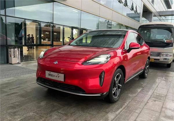 广汽昊铂新车Hyper HT预告图、实车亮相：鸥翼式后门，零百5.8秒