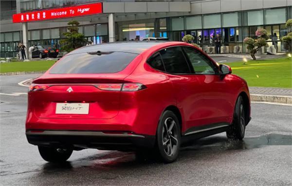 广汽昊铂新车Hyper HT预告图、实车亮相：鸥翼式后门，零百5.8秒