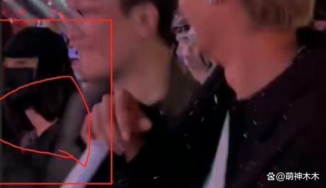 王一博赵丽颖绯闻升级！男方被曝戴假发约会，否认后又被扒