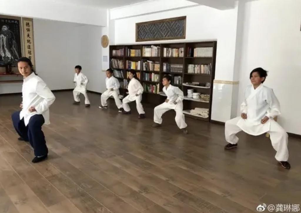 还记得唱《忐忑》的龚琳娜吗？隐藏的育儿大师？