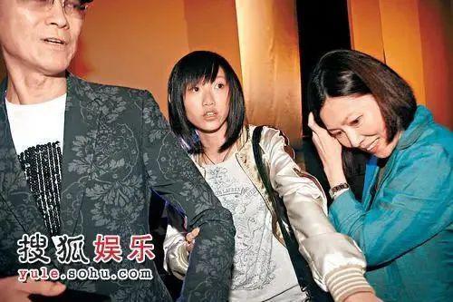 “古装第一帅哥”坑惨女儿？大女儿饮恨而终，二女儿抑郁缠身