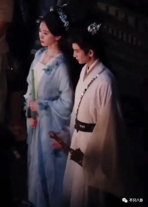 她该不会是真的想让自己C位出道吧？