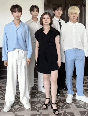 她该不会是真的想让自己C位出道吧？