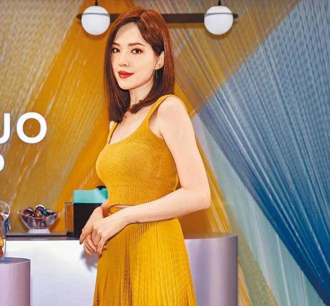 官宣！闪嫁顶级渣男，全网劝分，婚礼都没办就怀上了？