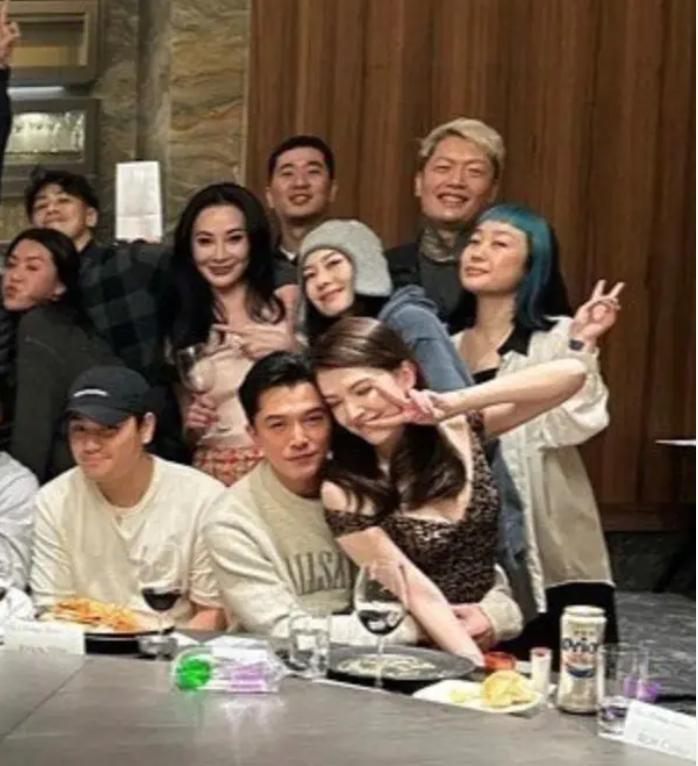 官宣！闪嫁顶级渣男，全网劝分，婚礼都没办就怀上了？