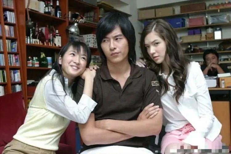 官宣！闪嫁顶级渣男，全网劝分，婚礼都没办就怀上了？