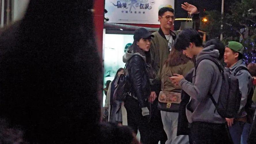 官宣！闪嫁顶级渣男，全网劝分，婚礼都没办就怀上了？