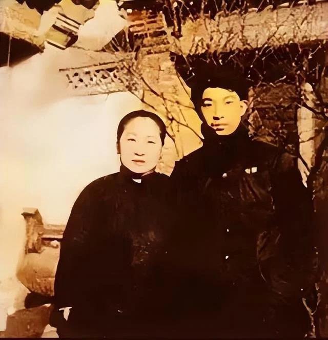 传奇导演郭宝昌：一生只见亲生母亲一次面，养母到死也不原谅他