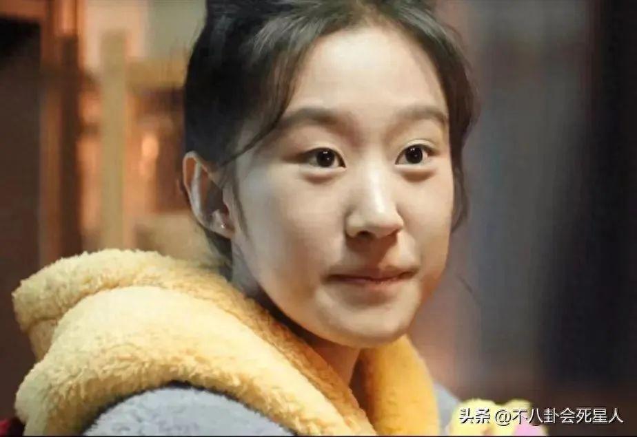 又来一位“关系户”，欧阳娜娜妹妹参加选秀，颜值普通被嘲