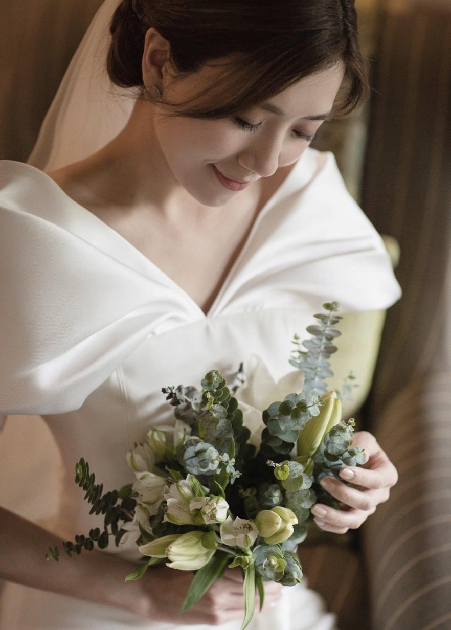 突然结婚！地下恋11年，终于修成正果了？！