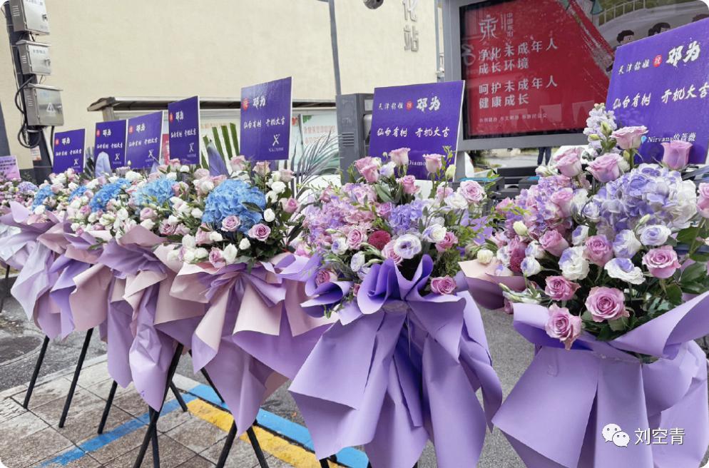 一口气吸粉100万 ，他真的爆红成顶流了？