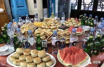 一口气吸粉100万 ，他真的爆红成顶流了？