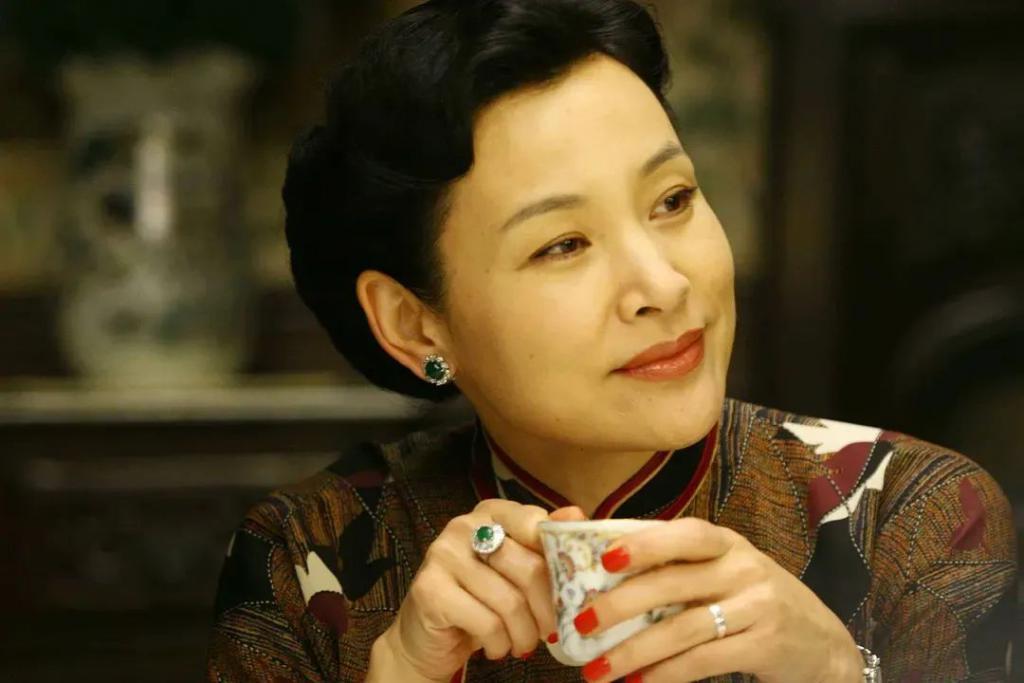 她年轻时被骂惨，现在靠演技平反