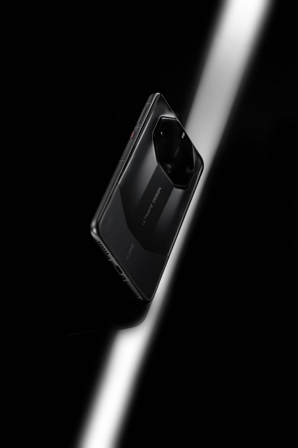 华为 Mate 60 RS 非凡大师：高端之上，领创极致