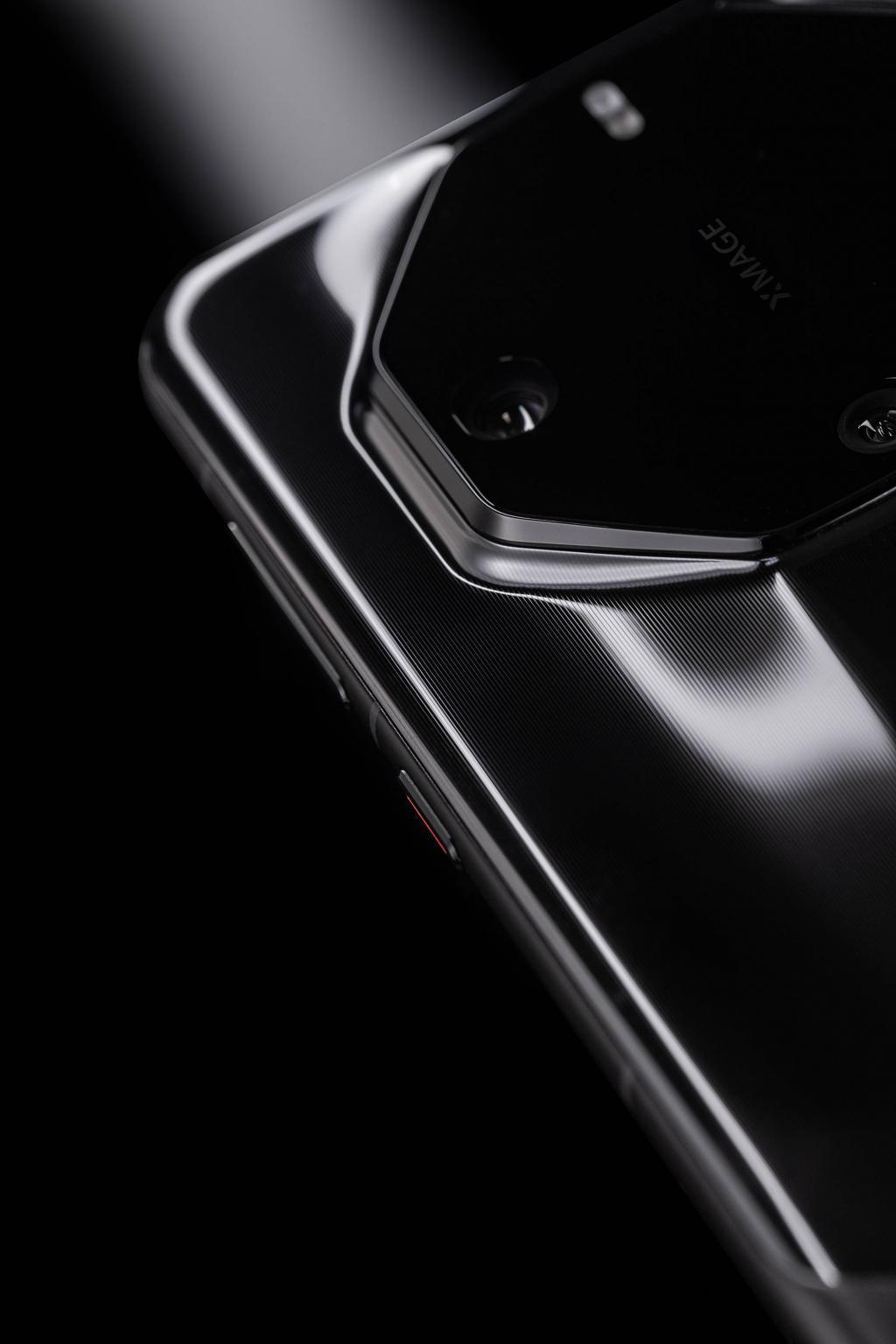 华为 Mate 60 RS 非凡大师：高端之上，领创极致