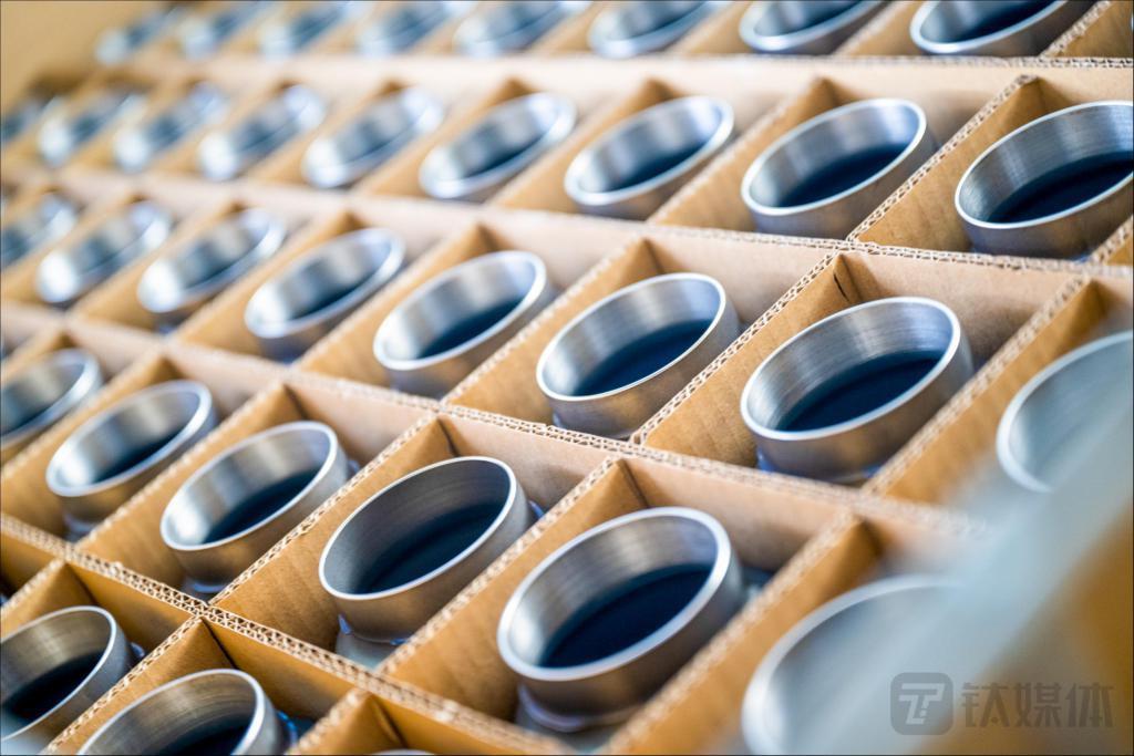 被iPhone带火的「钛」，正在快速走向大众化