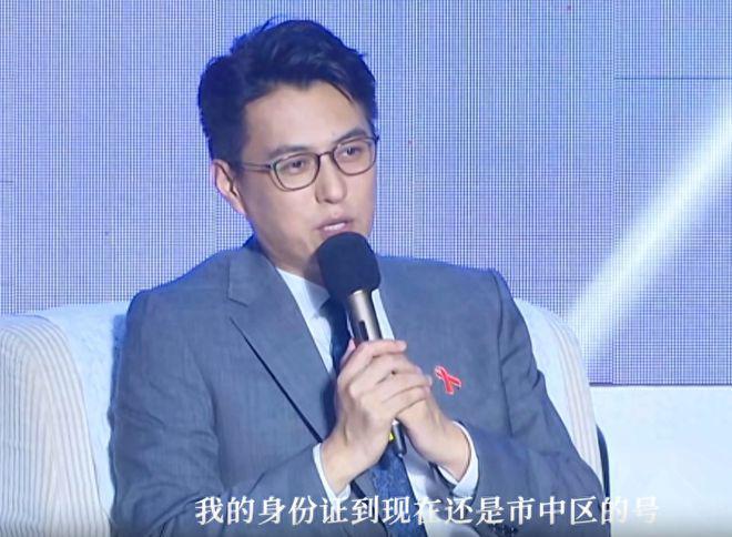 靳东热搜翻车了！进大学校园做活动，暴露知识短板被吐槽