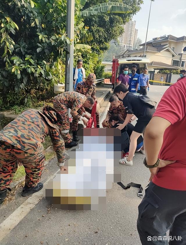 华人演员曾若冰帮子女洗澡时猝逝，年仅36岁，曾抢救2天