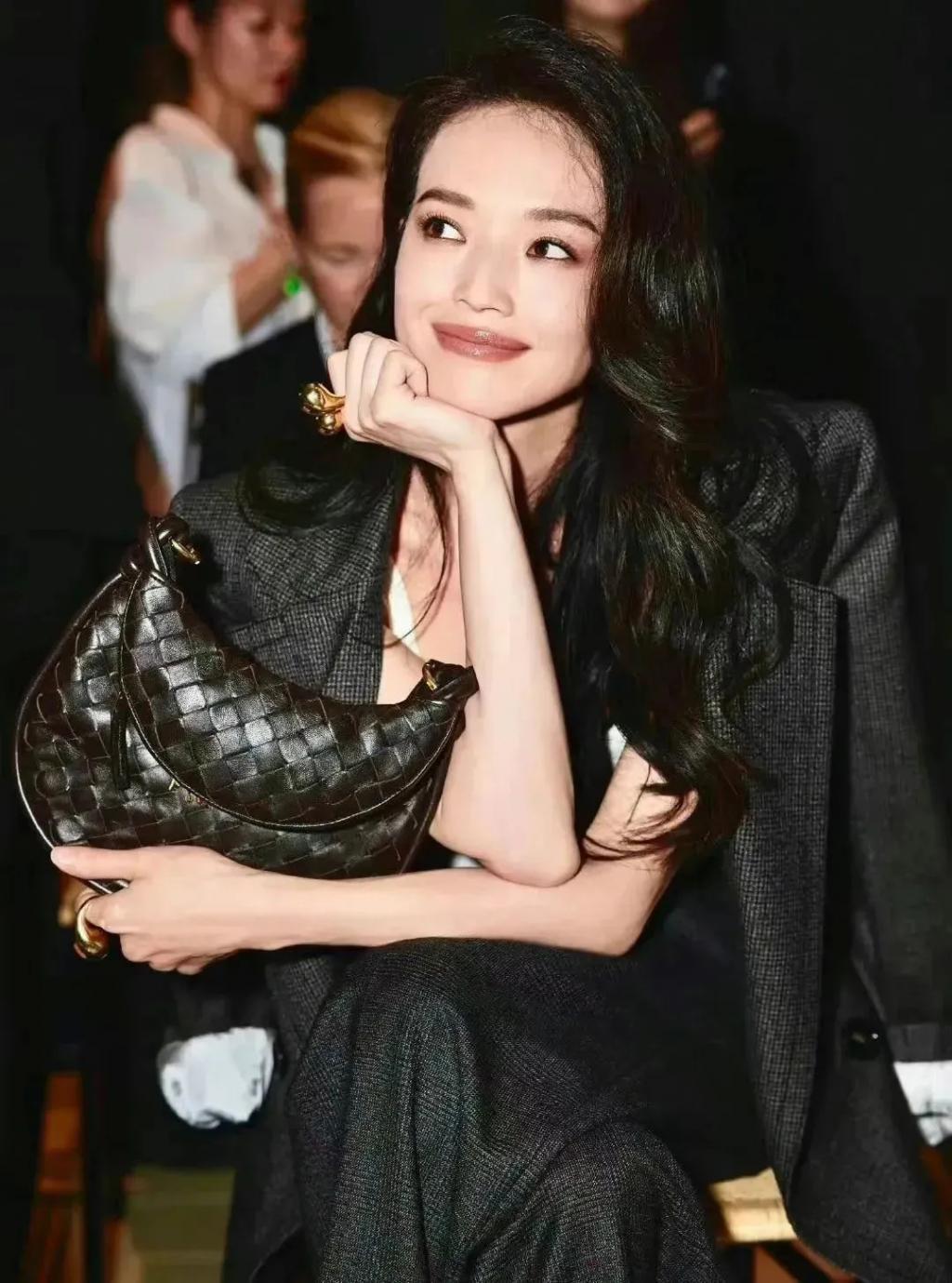内娱女明星的脸，都被她丢完了？