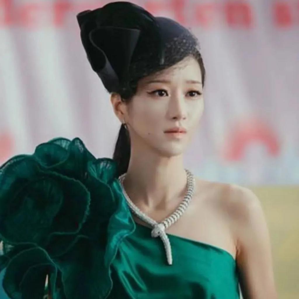 内娱女明星的脸，都被她丢完了？