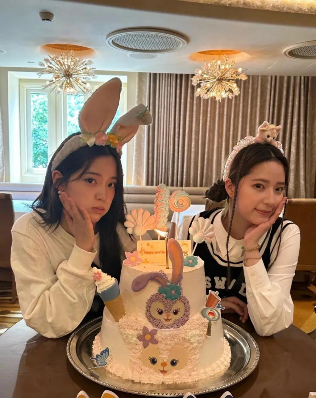 颜值不如姐姐还要硬出道？全靠姐姐帮忙带热度