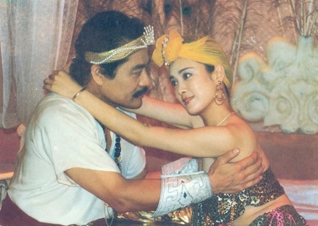 实惨！圈内第一美女被抓，儿子突然离世