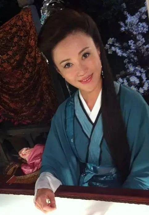 实惨！圈内第一美女被抓，儿子突然离世