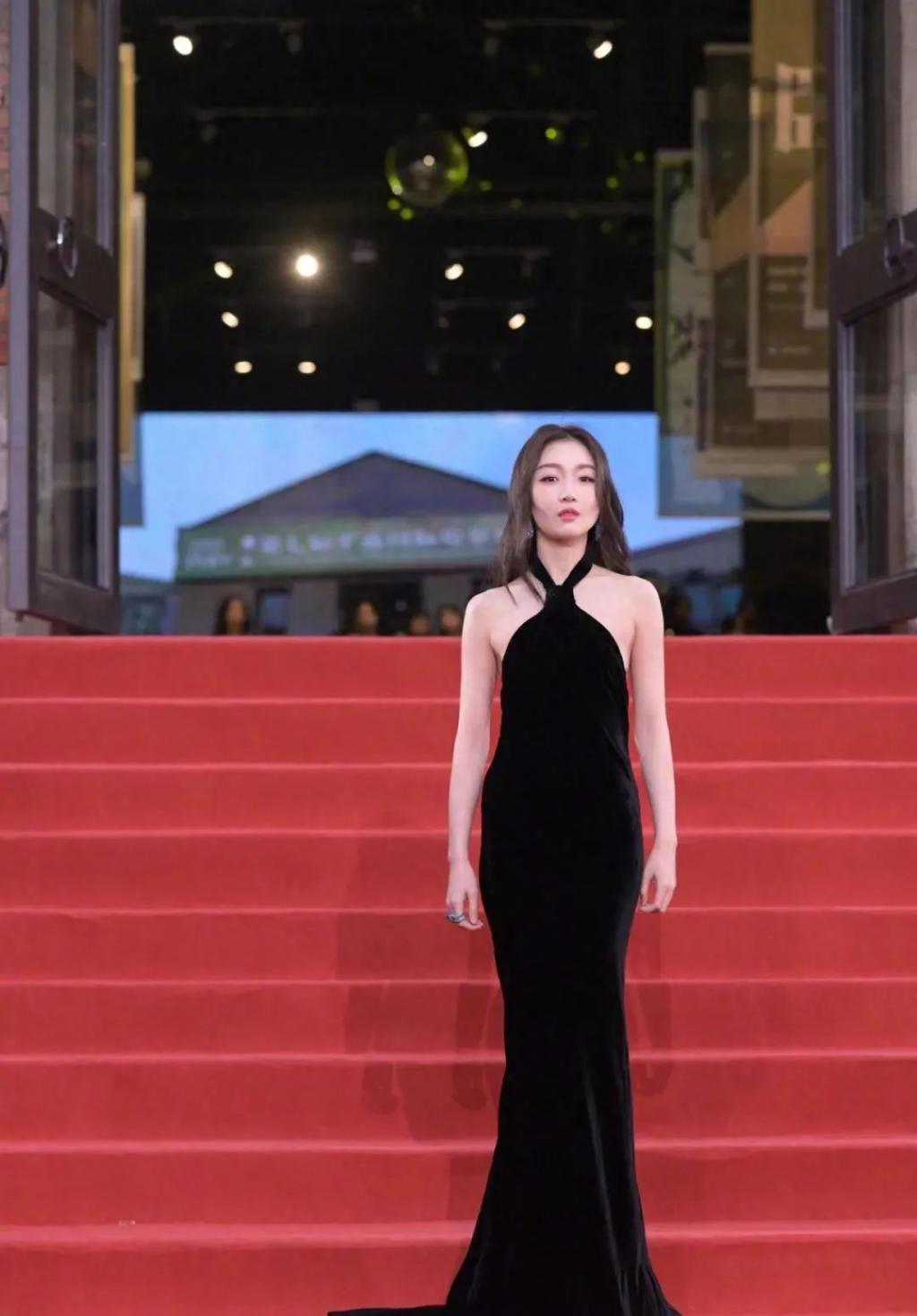 一阵子不见判若两人！杨紫最出圈，黄绮珊神似吉娜