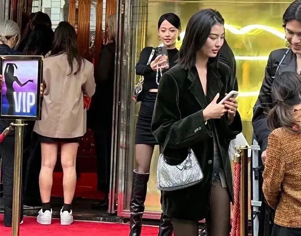 Angelababy和张嘉倪要是有她这觉悟就不会被骂了!