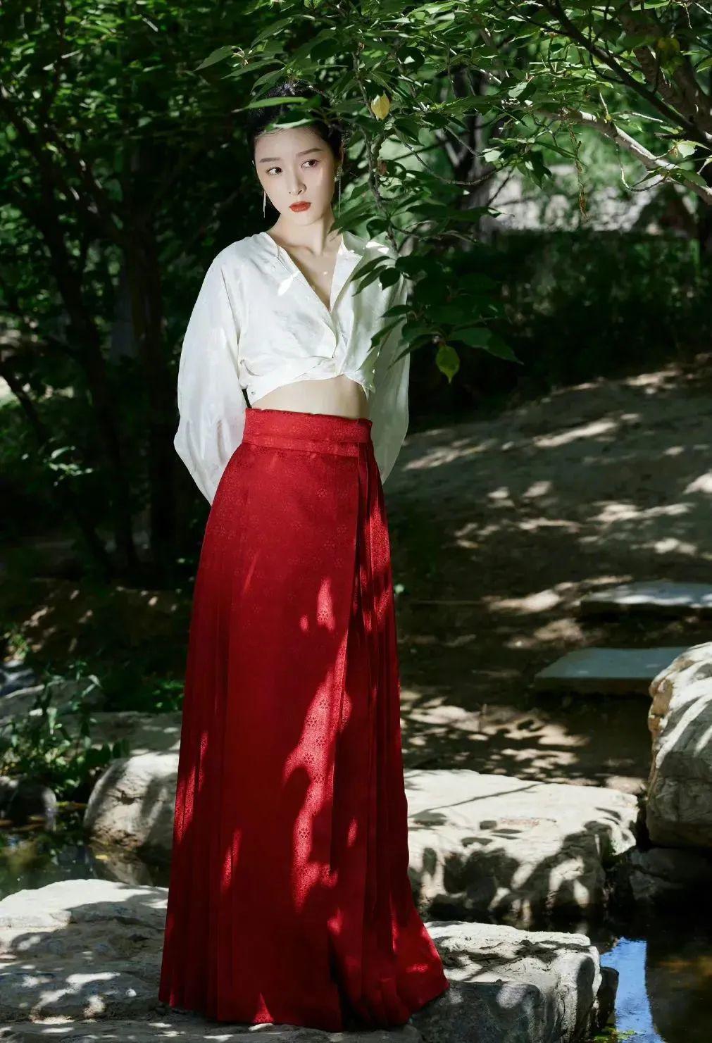 Angelababy和张嘉倪要是有她这觉悟就不会被骂了!