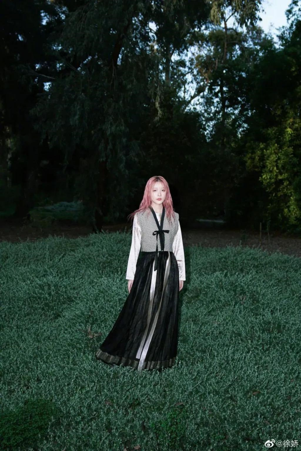 Angelababy和张嘉倪要是有她这觉悟就不会被骂了!